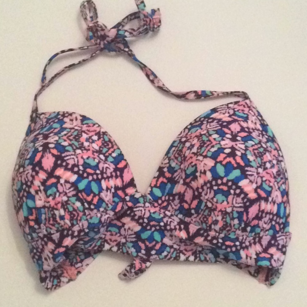 Halter bikini top- Only worn a few times